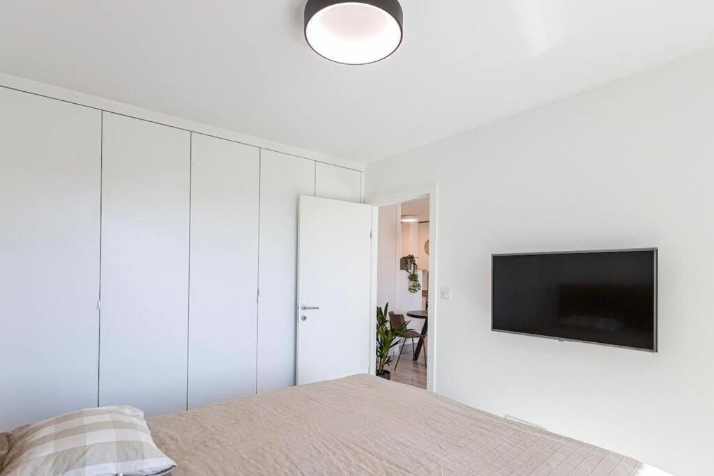 Urban Apartment With Possibility Of Parking Bratislava Exterior photo
